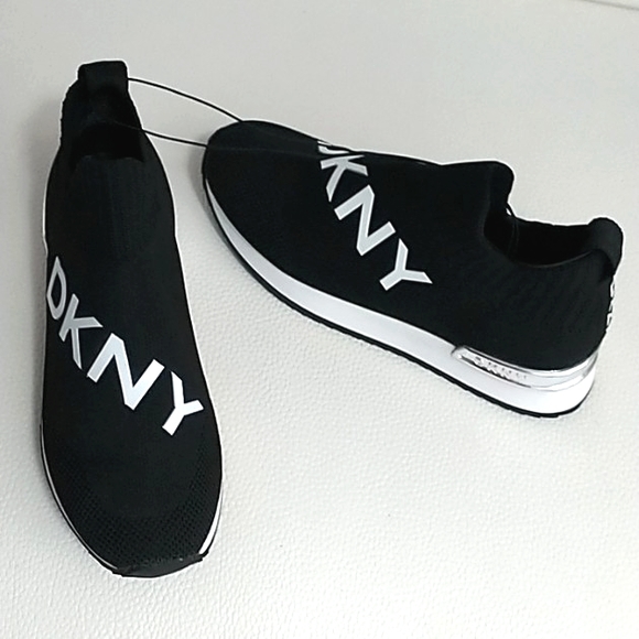 DKNY Women's Lightweight Slip-on Black Sneakers - Picture 4 of 6